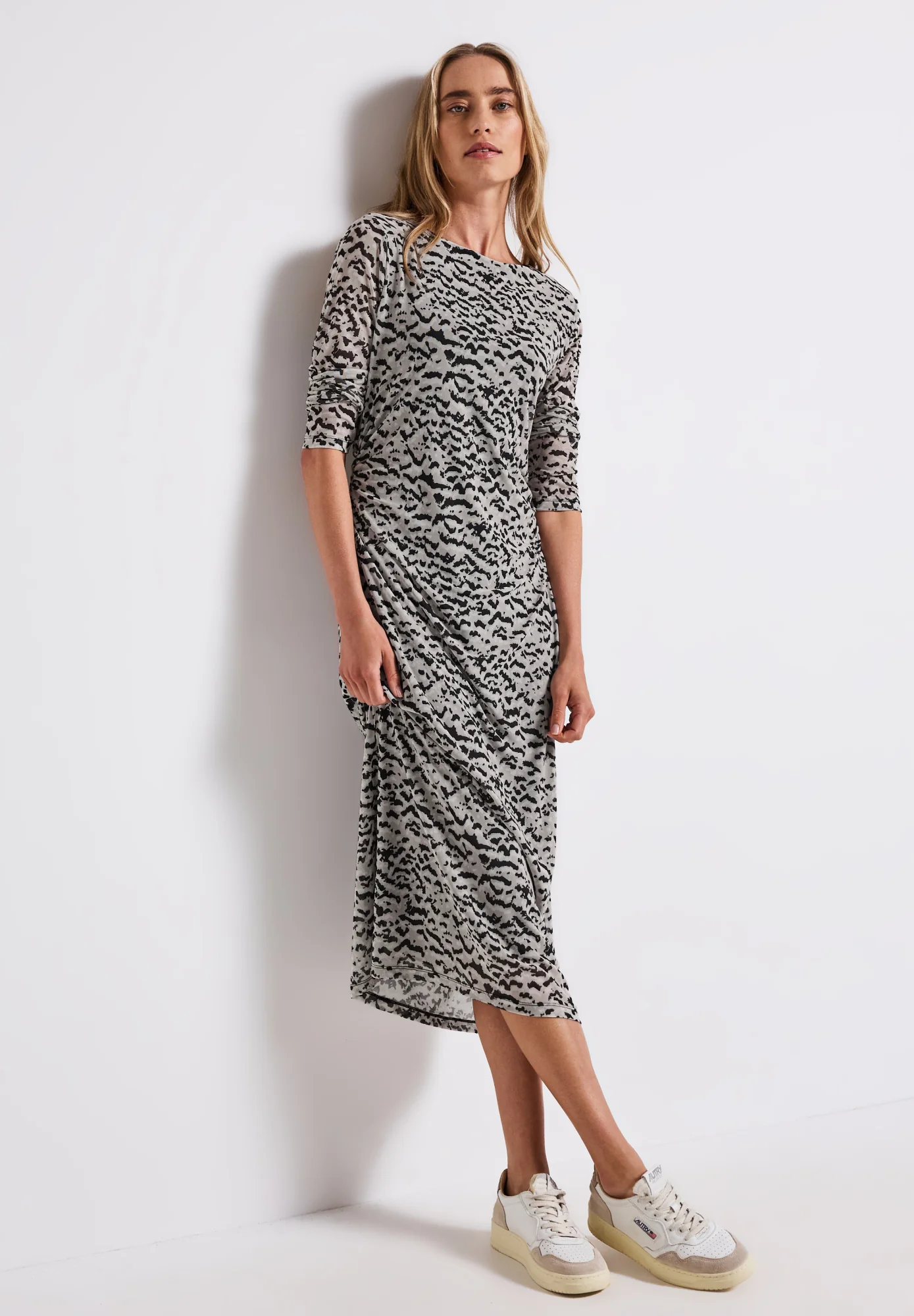 Gemustertes Mesh-Kleid - Image 2