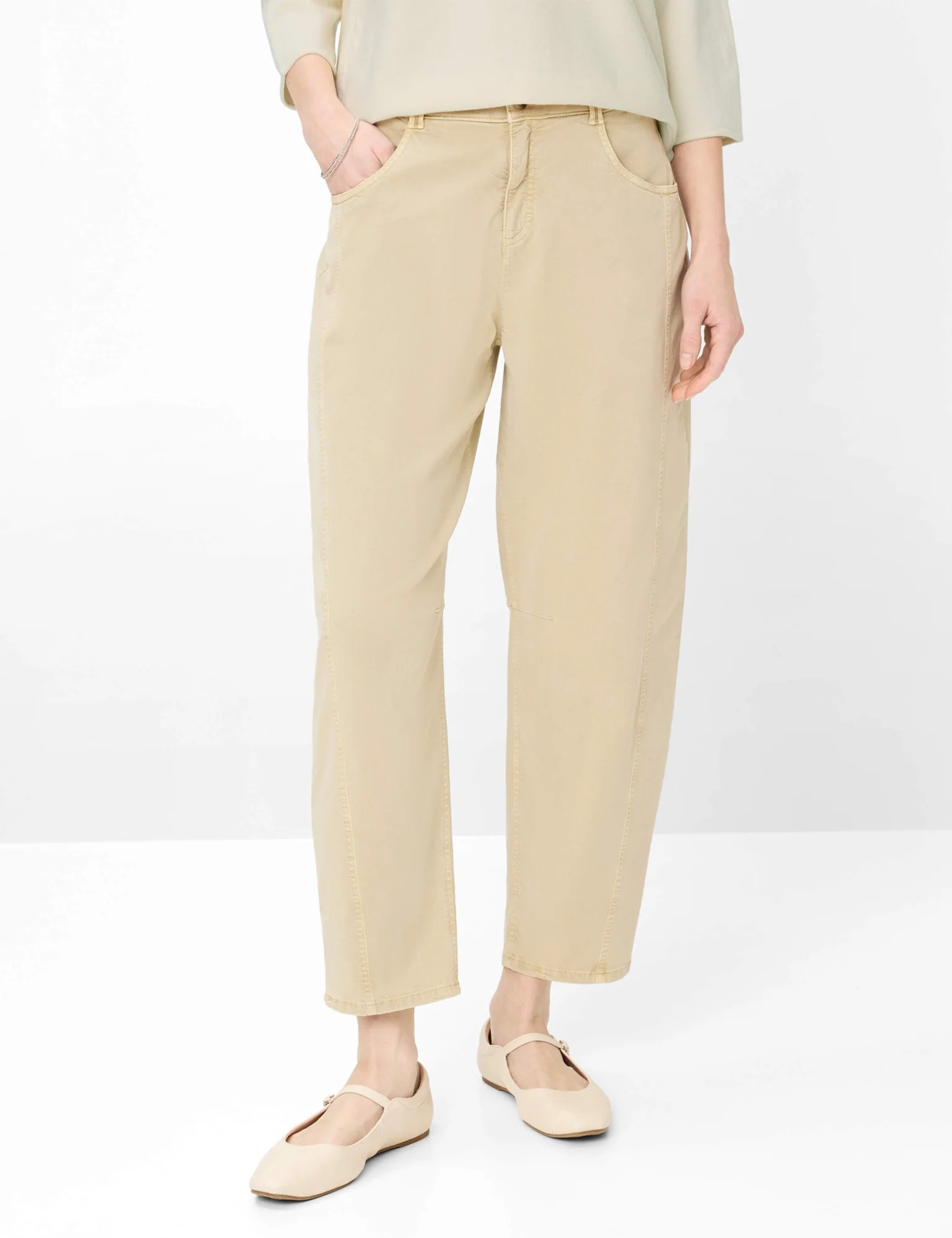 Barrel Leg Jeans - Image 2