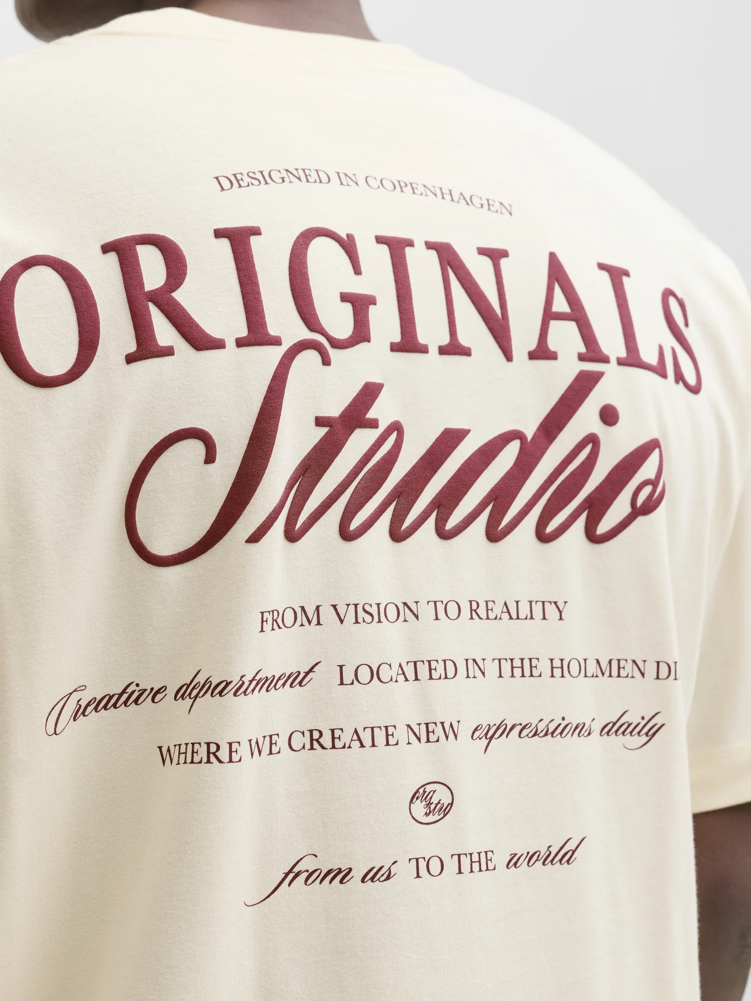 T-Shirt mit großem Rückenprint - Image 14