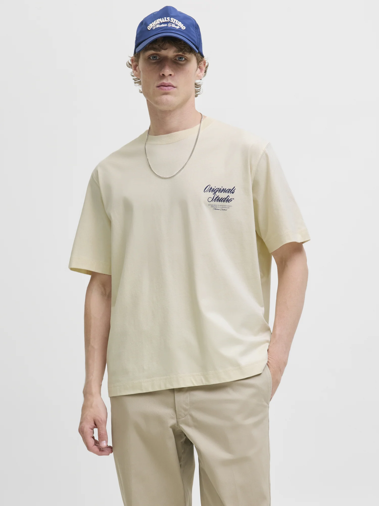 T-Shirt mit großem Rückenprint - Image 9