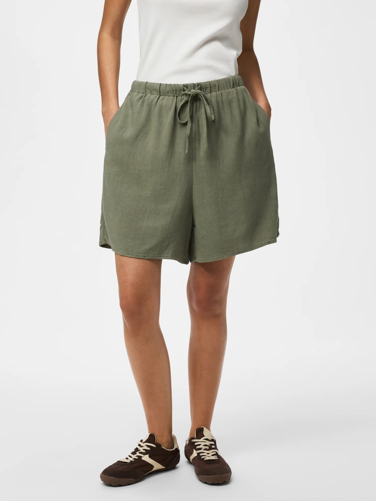 Lässige Shorts - Image 4