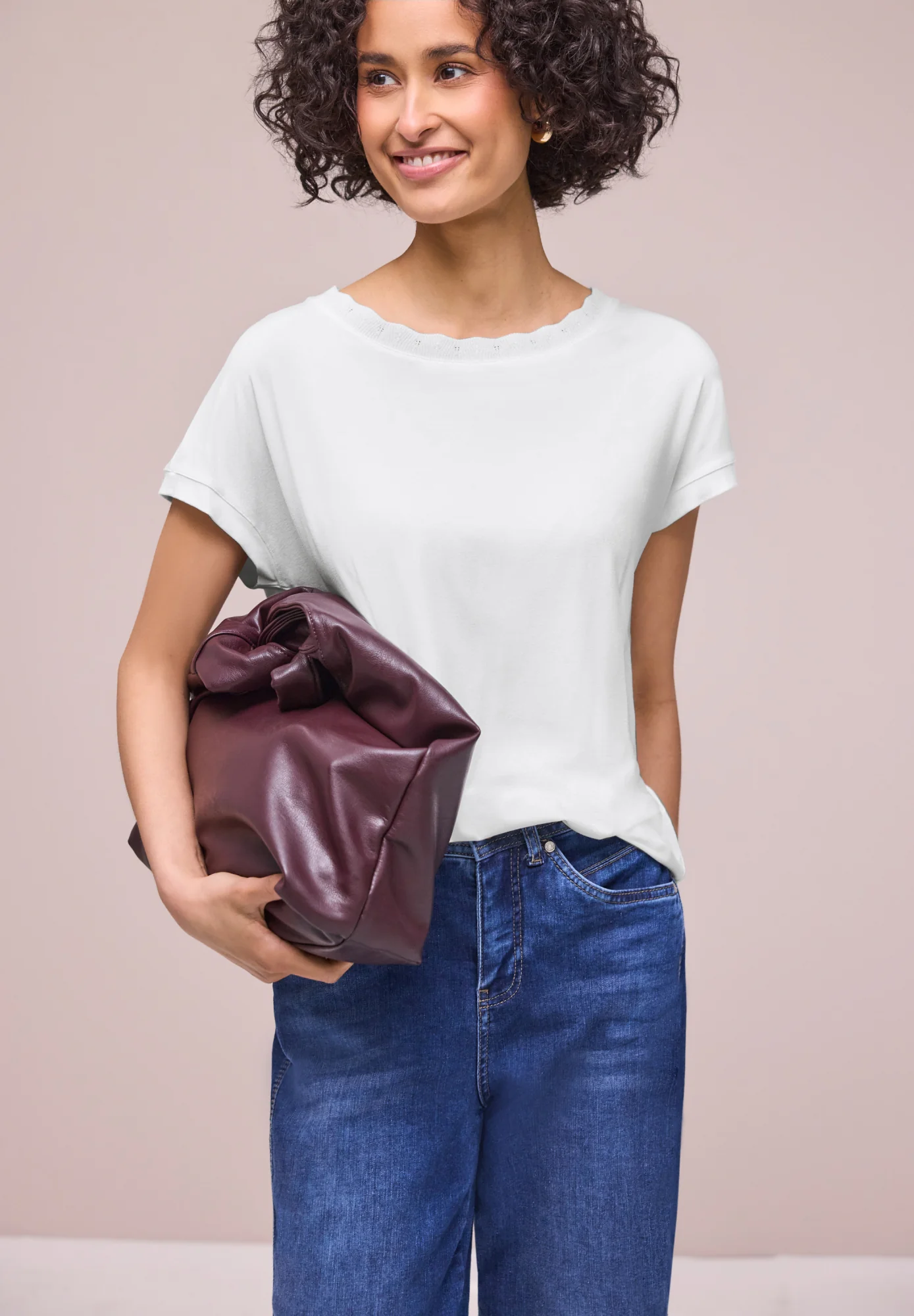 T-Shirt mit Rundhals und Deko-Tape - Image 4