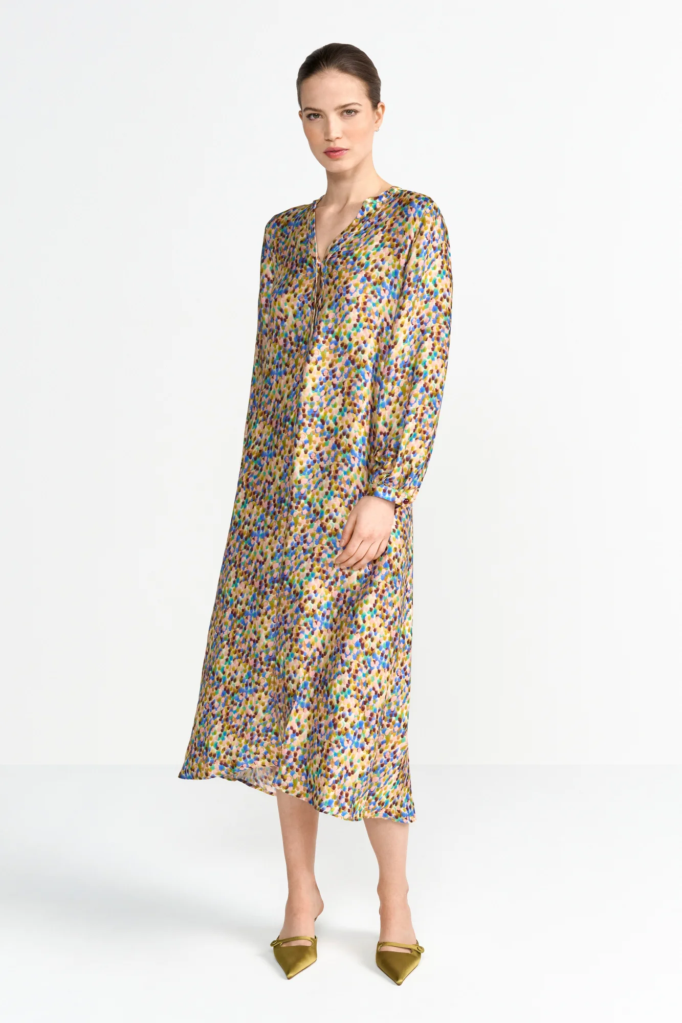 Kleid mit V-Ausschnitt - Image 2