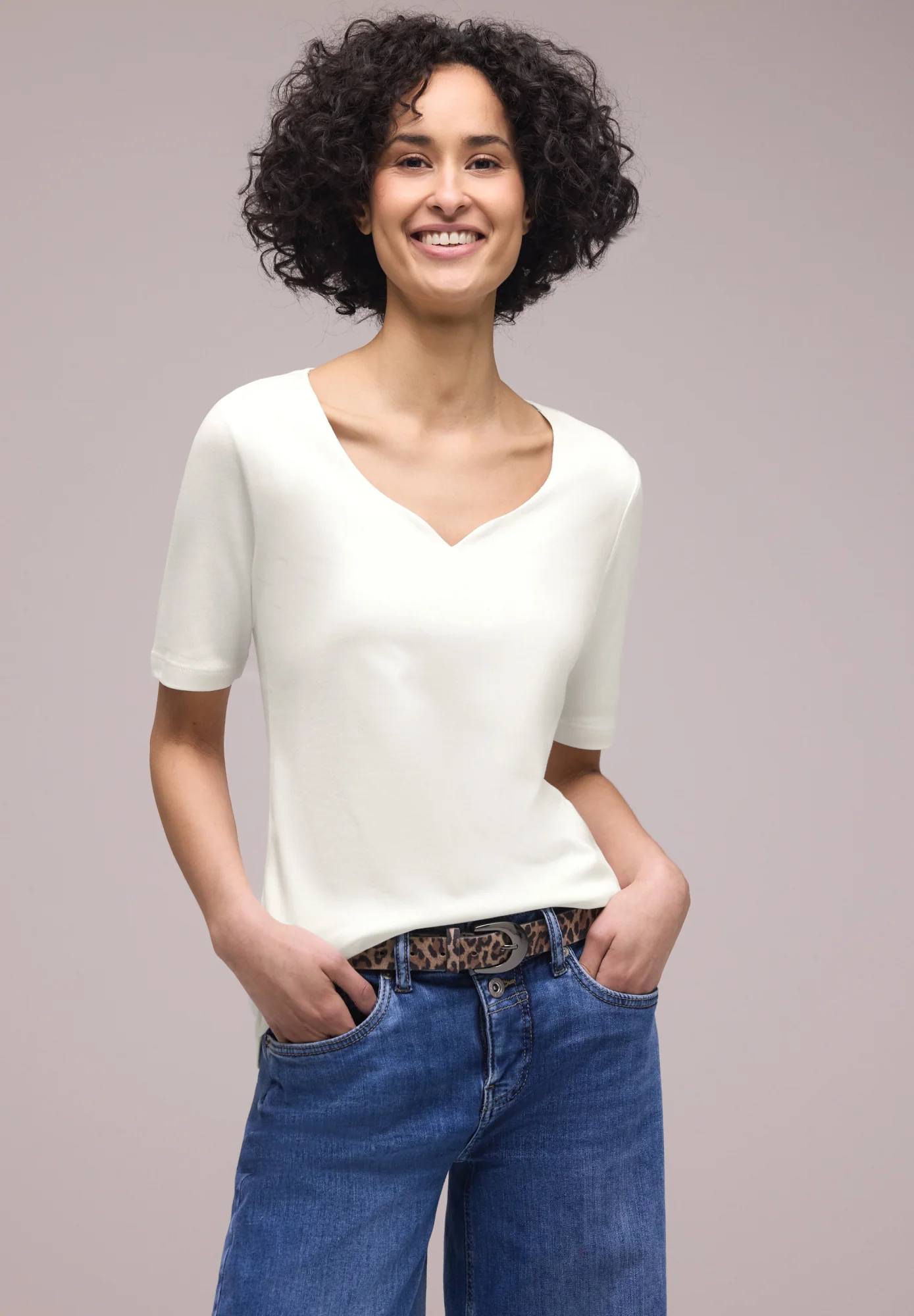 T-Shirt mit Herzausschnitt - Image 6