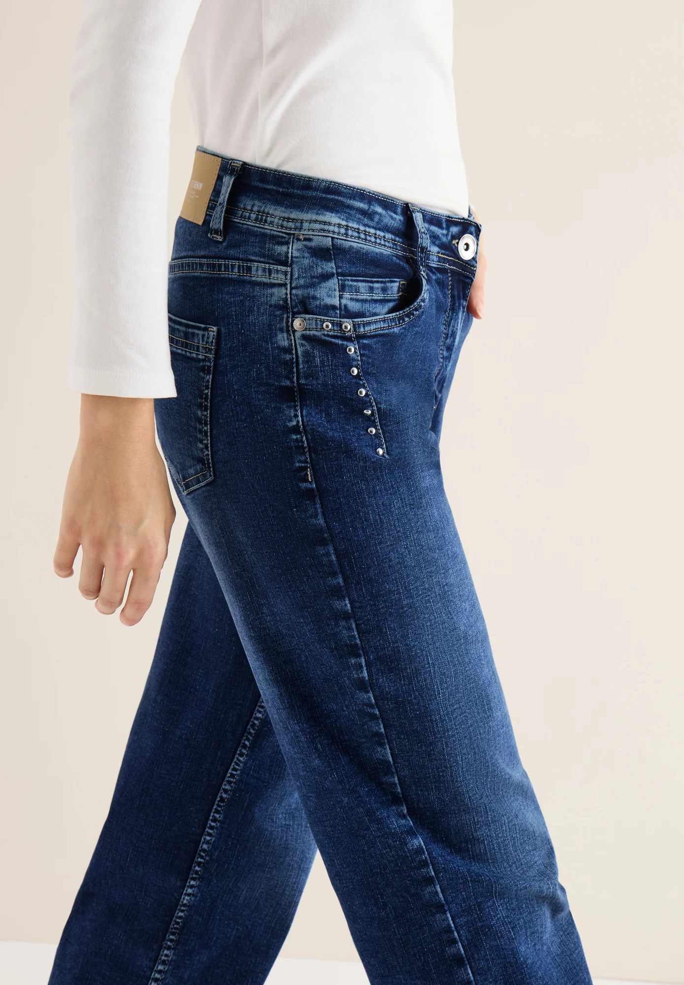 Jeans mit Nieten - Image 2