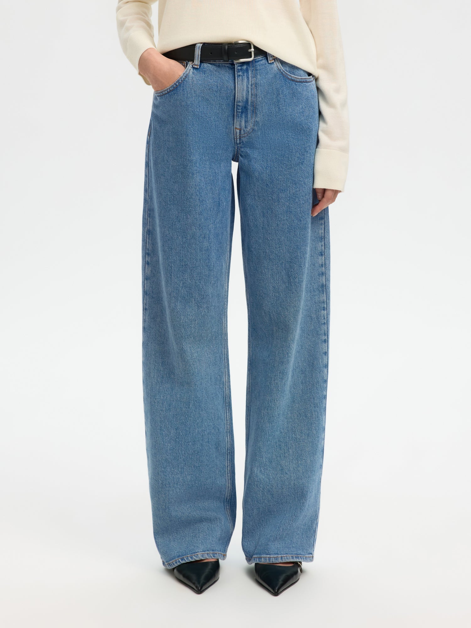 Wide-Fit Jeans - Image 2