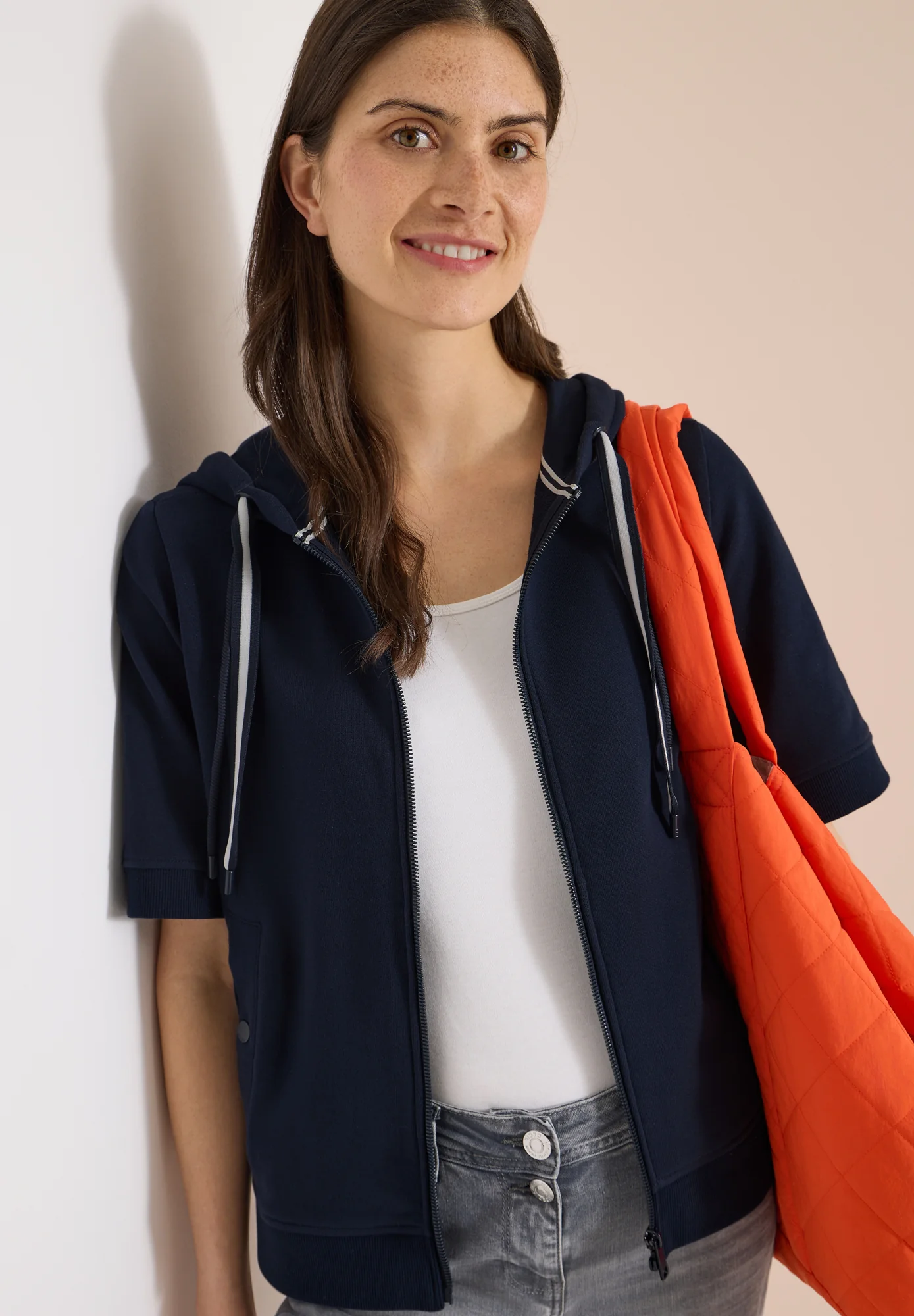Sommerliche Sweatjacke - Image 4