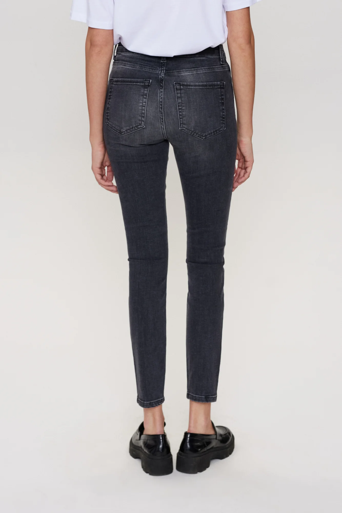 Jeans - Image 2