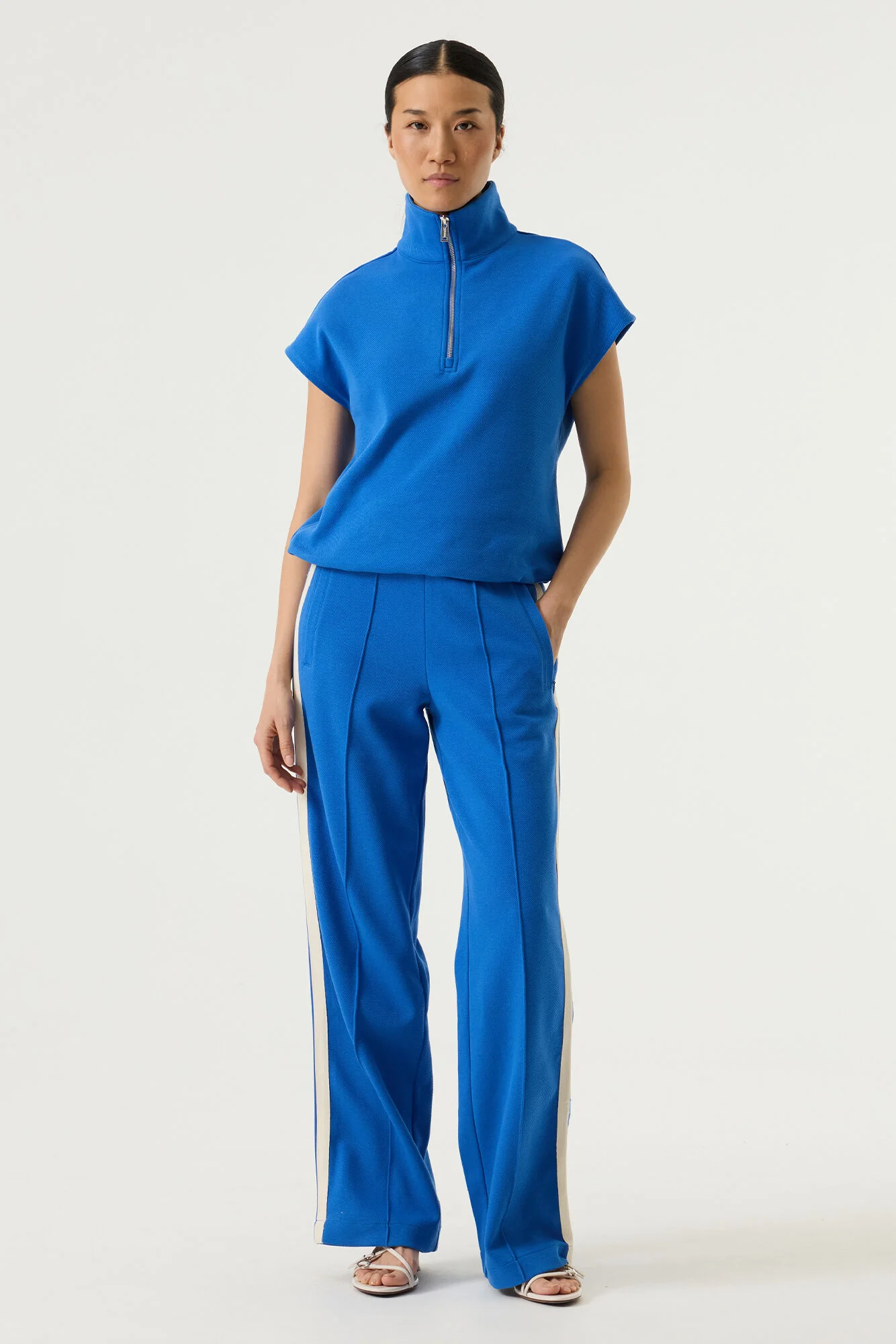 Stoffhose mit seitlichen Streifen - Image 2