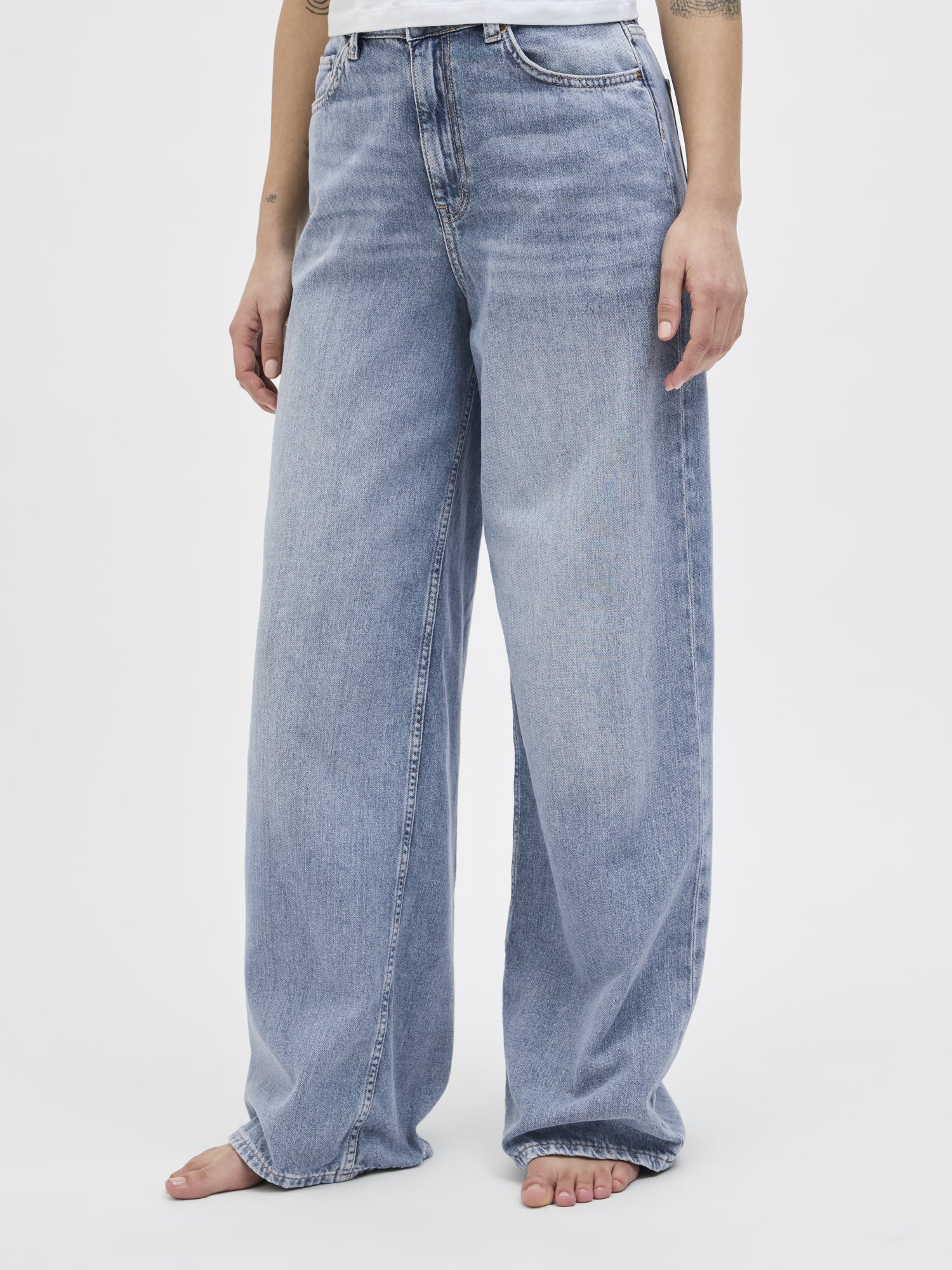 Wide-Leg Jeans - Image 2
